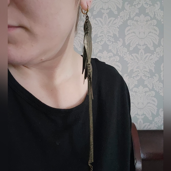Single vintage metal feather earring in bronze - Picture 1 of 6